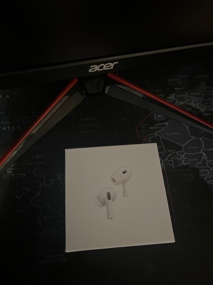 AirPods Pro 2nd Gen with MagSafe Wireless Charging Case USB-C