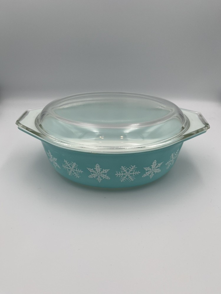 Vintage 60’s Pyrex Snowflake  Turquoise 1.5qt  Oval Covered Casserole 043 READ