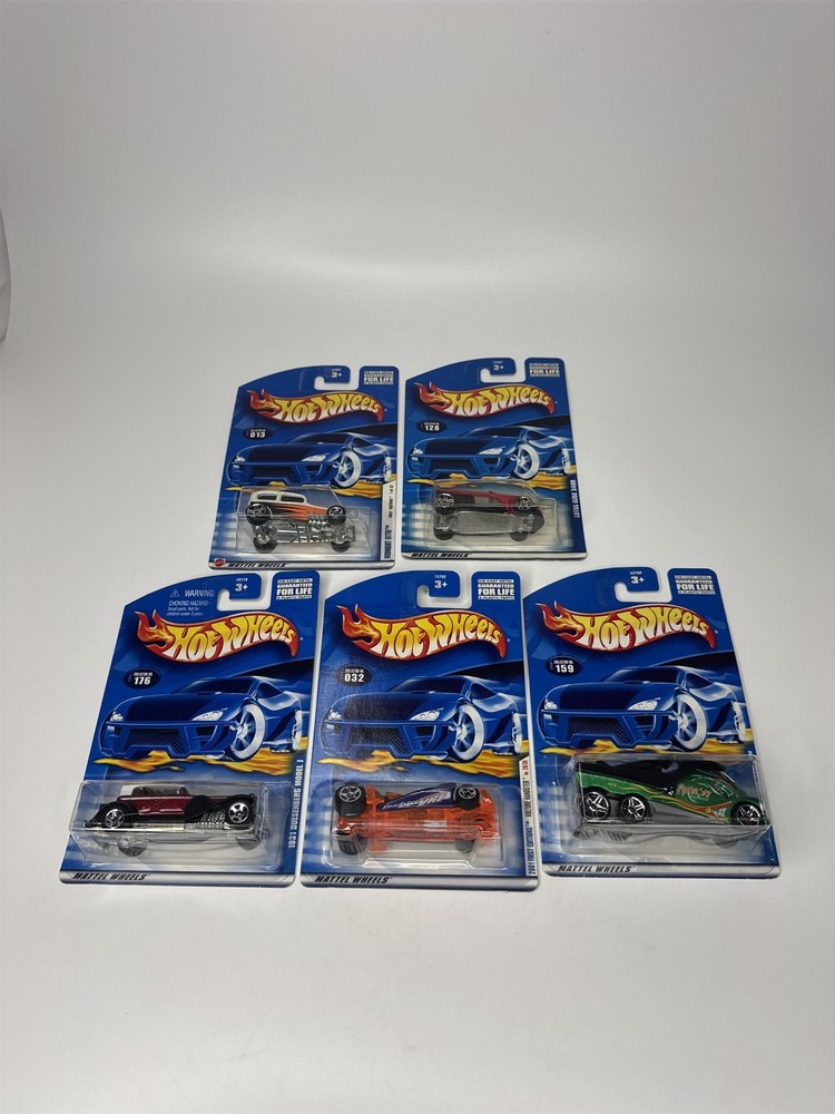 Lot of 5 Hot Wheels Mattel Wheels 2000-2001 Die Cast Metal Collectible Race Cars