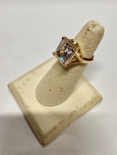 8 Carat CZ Gold Plated Elegant Ring for Women  