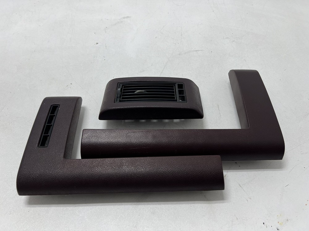 1988-1994 GMC Sierra Chevy Truck OEM Lower Vent Trim Panel 15590571