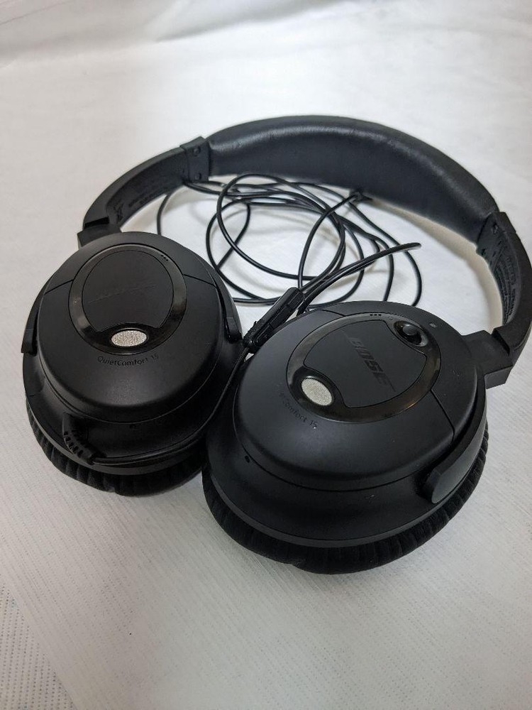 Bose QuietComfort 15 Noise-Cancelling Headphones in Black