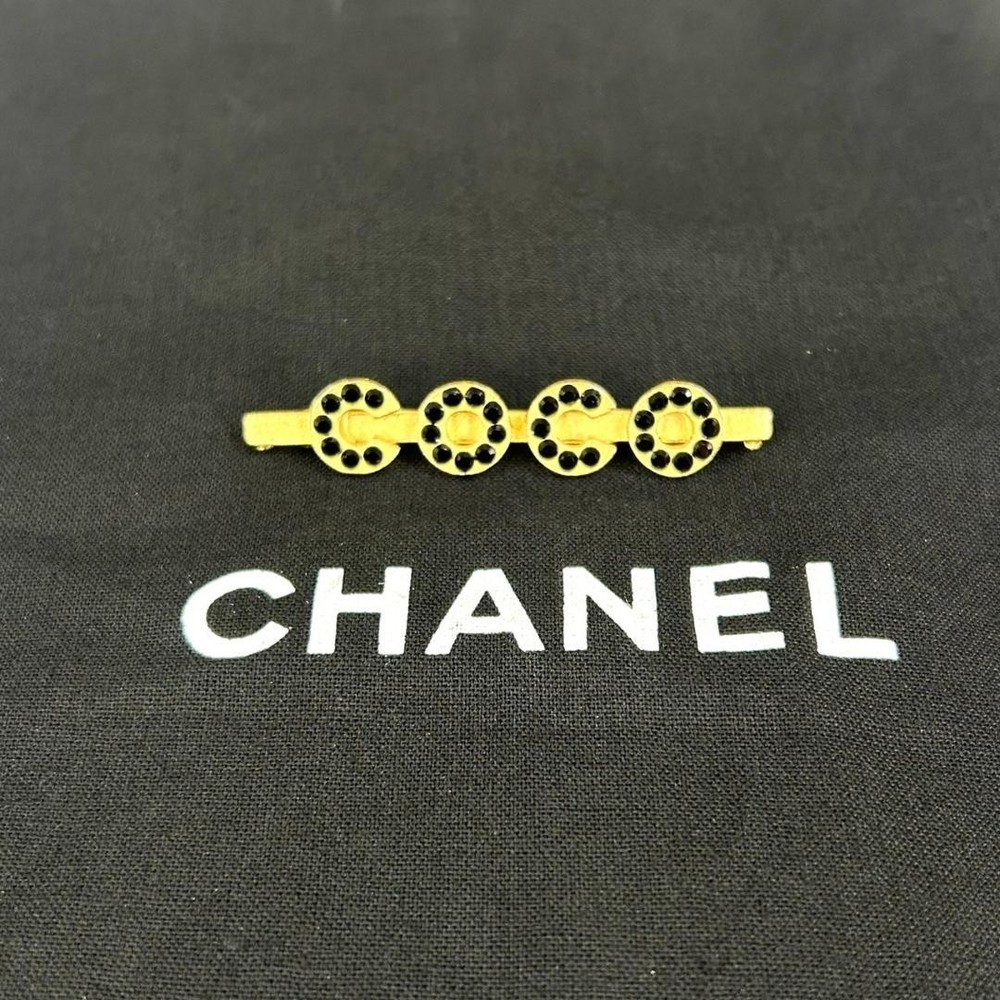 Chanel 01A Gold Pin Brooch Pre-Owned Luxury Fashion Accessory