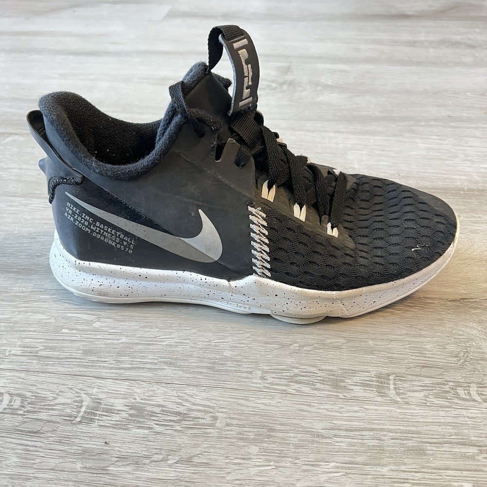 Nike Boys Lebron Witness 5 CT4629-001 Black Basketball Shoes Sneakers Size 7Y