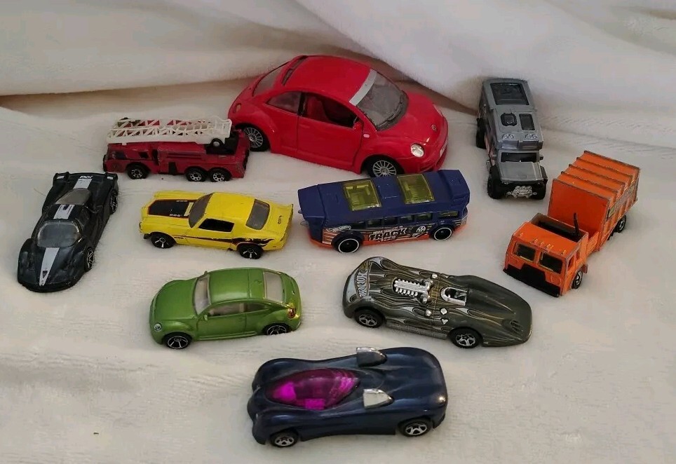 Hot Wheels And Matchbox Lot Of Cars, Lot Of 10, Vintage Through Nowadays