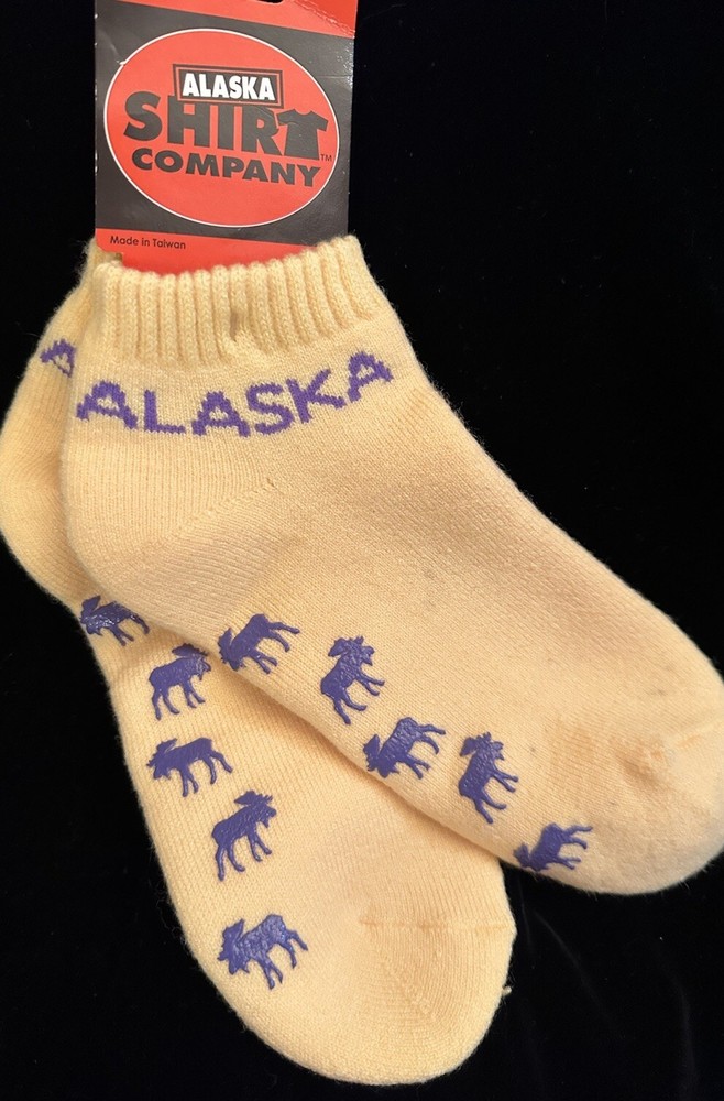 ALASKA SHIRT COMPANY Low Cut Socks Non-Skid Womens Terry- Lined 8-11 NWT