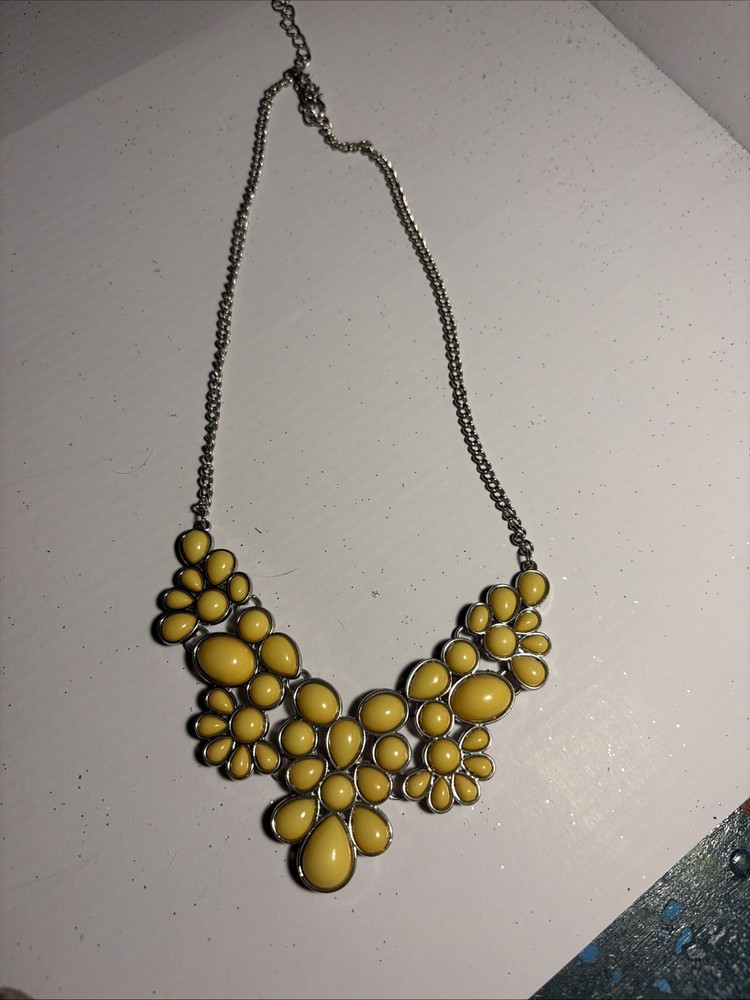 Paparazzi Bohemian Banquet Yellow Floral Stone Necklace