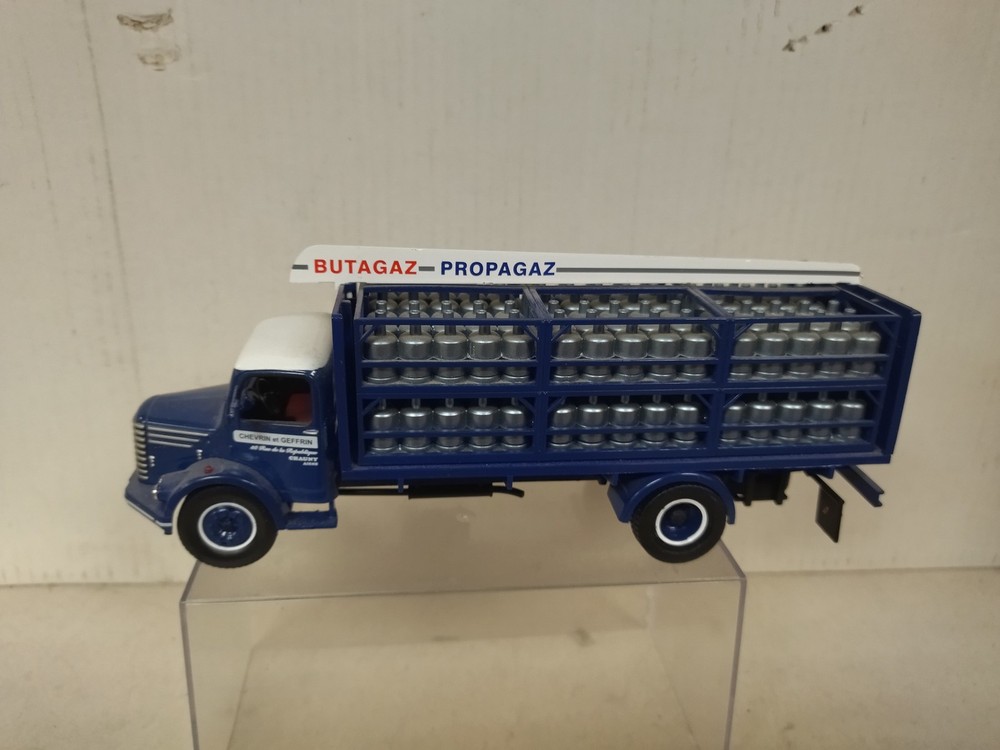 UNIC ZU 42 BUTAGAZ CAMION/TRUCK 1:43 ALTAYA IXO NO BOX