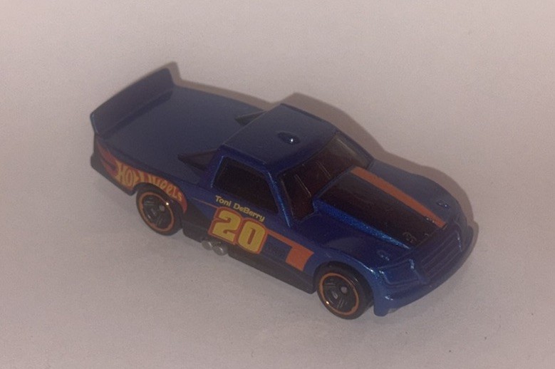 HOT WHEELS Loose Circle Trucker (Dark Blue Version)