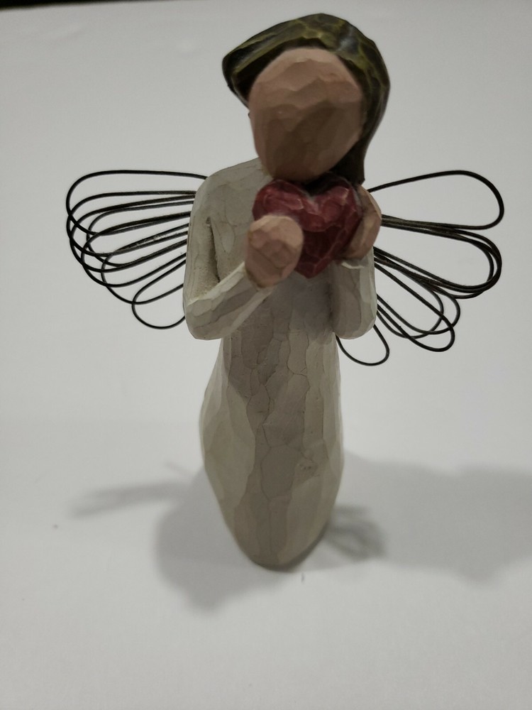 Willow Tree Angel of the Heart Figurine by Susan Lordi 5 Inch Tall 2000 Valentine Collectible