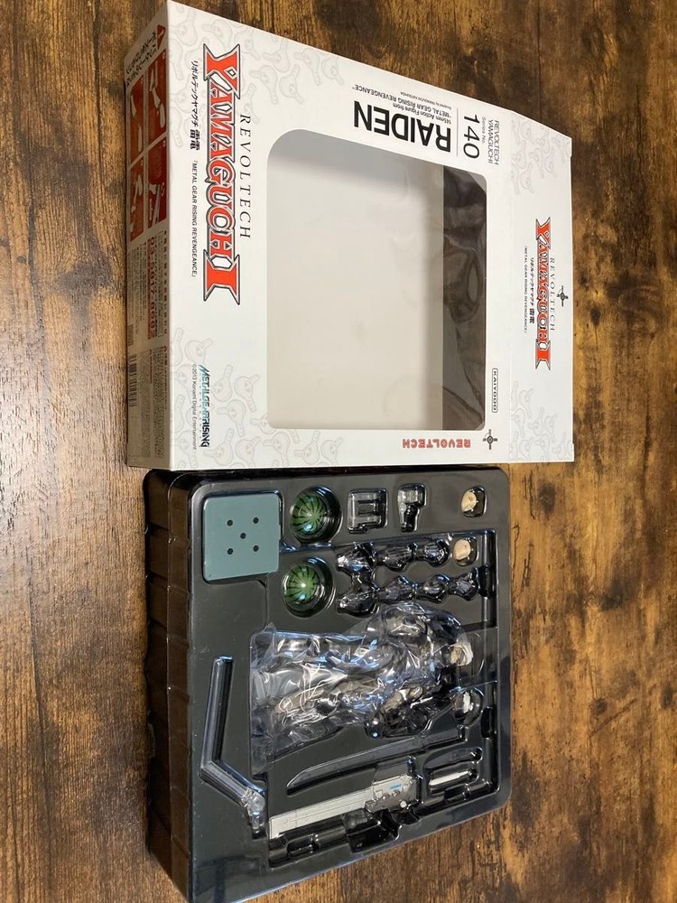 Revoltech Yamaguchi 140 Metal Gear Rising Raiden Action Figure Kaiyodo Japan