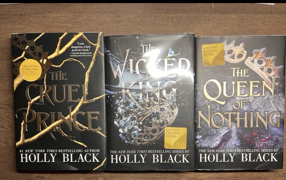 Folk Of The Air (Cruel Prince) Barnes And Nobles Exclusive Edition 3-books set