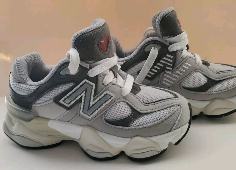 USED Kids New Balance 9060 ‘Silver Grey’ MPC9060GY  Size 11 NO BOX WORN