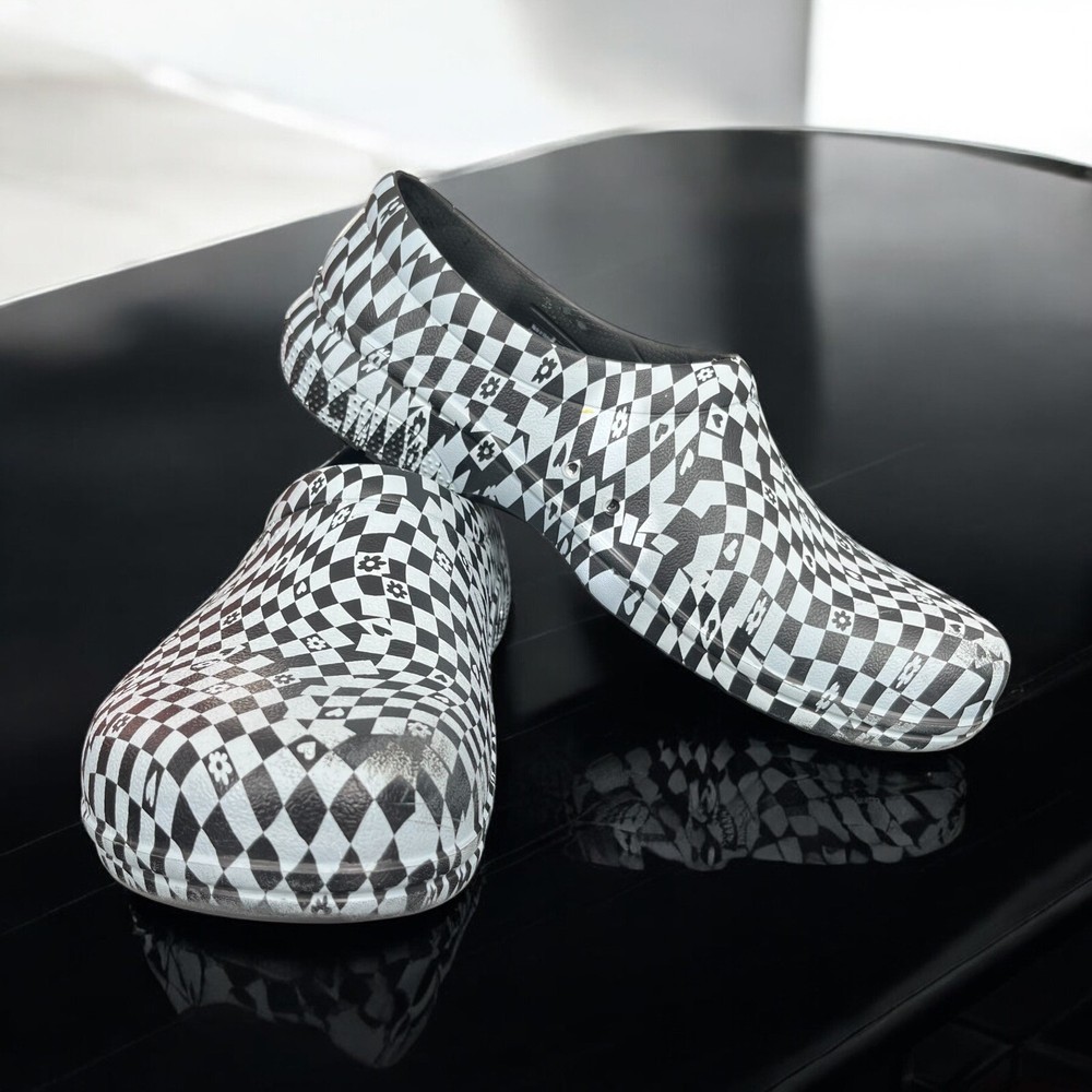 Crocs at Work Graphic Black & White Shoes Men's Size 11 / Women's Size 12.5