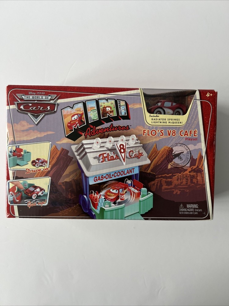 MINI ADVENTURES-FLO’S V8 CAFE PLAYSET w/Lightning McQueen, Disney Pixar Cars NIB