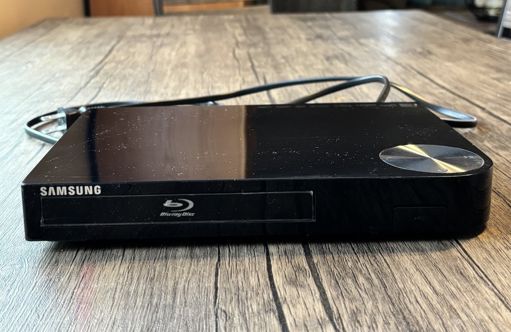 Samsung BD-5700 WiFi Blu-Ray Player 1080p HDMI Dolby True HD with Remote