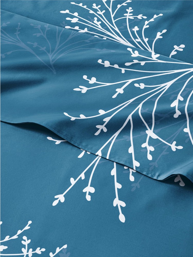 4-Piece Queen Blue Sheet Set with Luxury Flat and Fitted Sheets