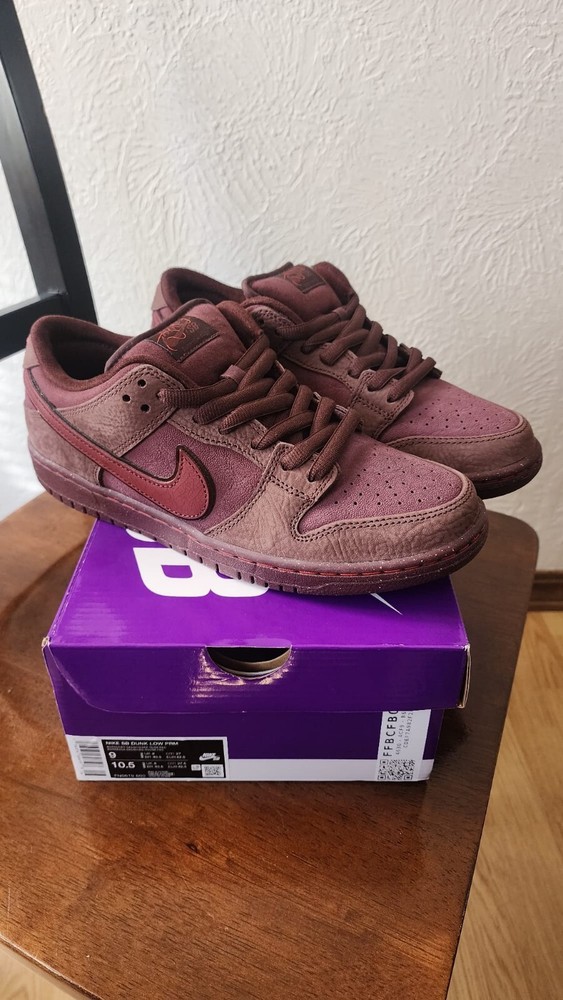 Size 9 - Nike Dunk Premium SB Low City of Love Collection - Burgundy Crush