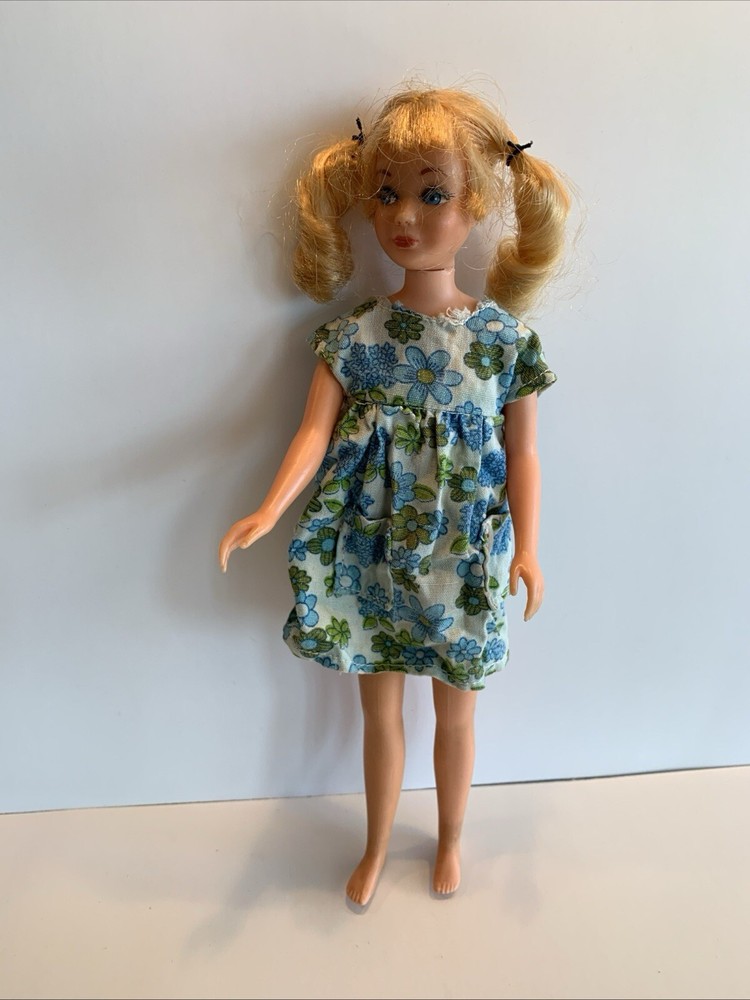 Vtg Barbie Twist And Turn Skipper Doll With Sausage Curls