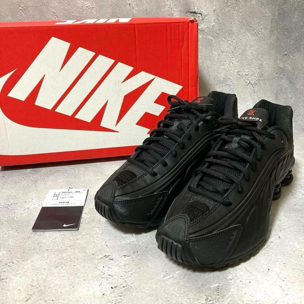 Nike Shox R4 Black Mens Sneakers Size 7.5 US with Original Box