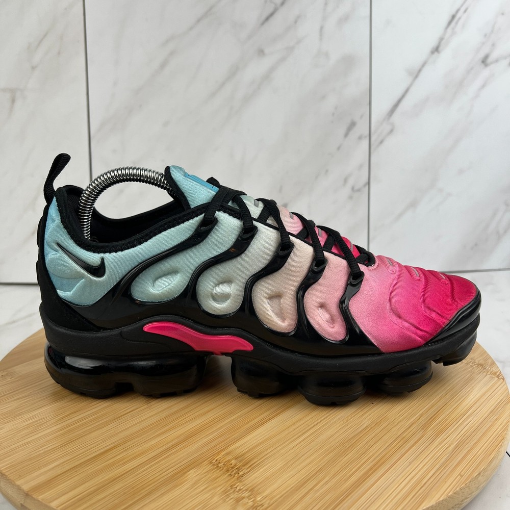 Nike Air Vapormax Plus Womens Size 10 Rocket Pop Pink Sneakers Shoes CZ7954-600