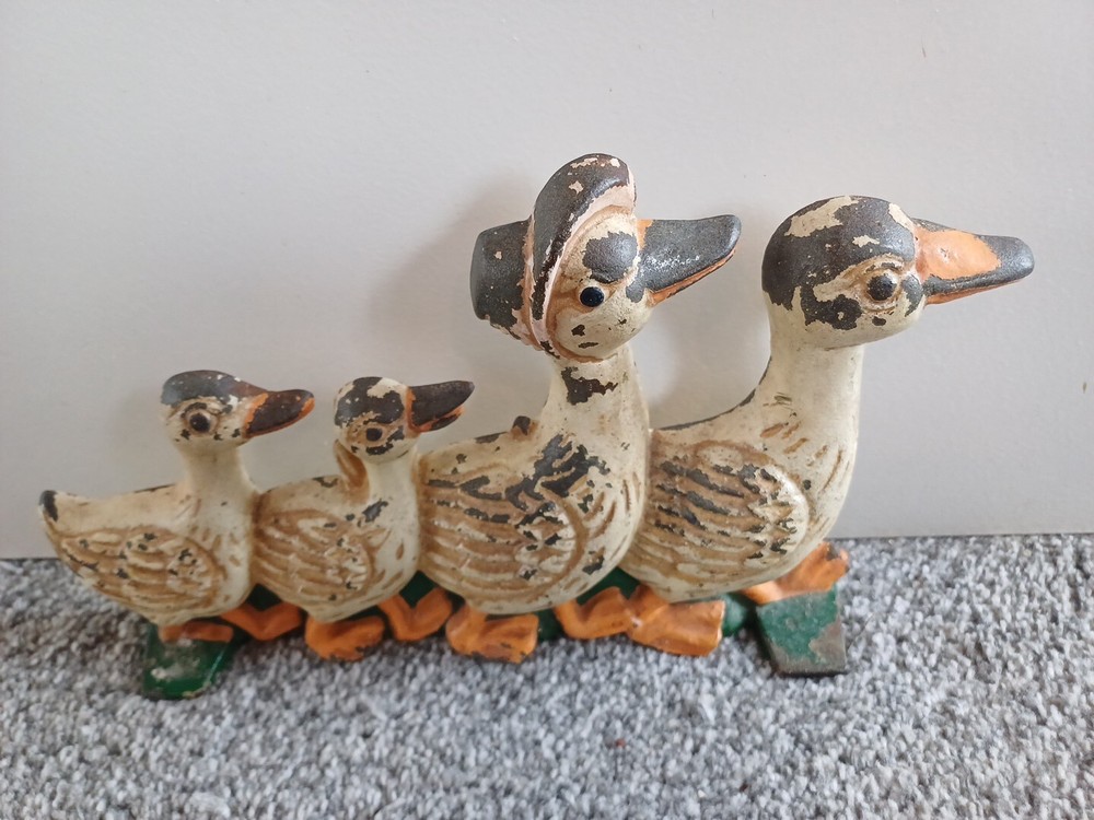 Vintage cast iron ducks Doorstop circa 1950/60 original condition.