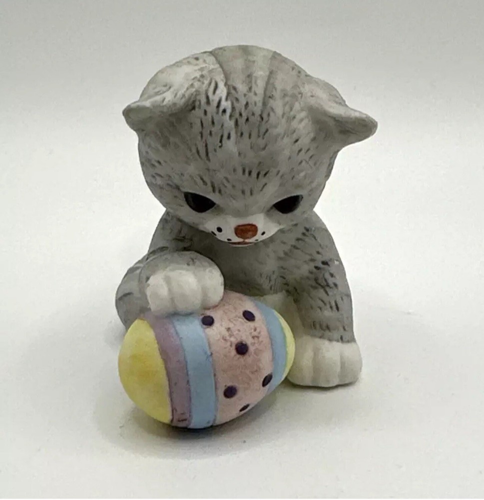 1981 Vintage Kitten Porcelain Collectible Figurine