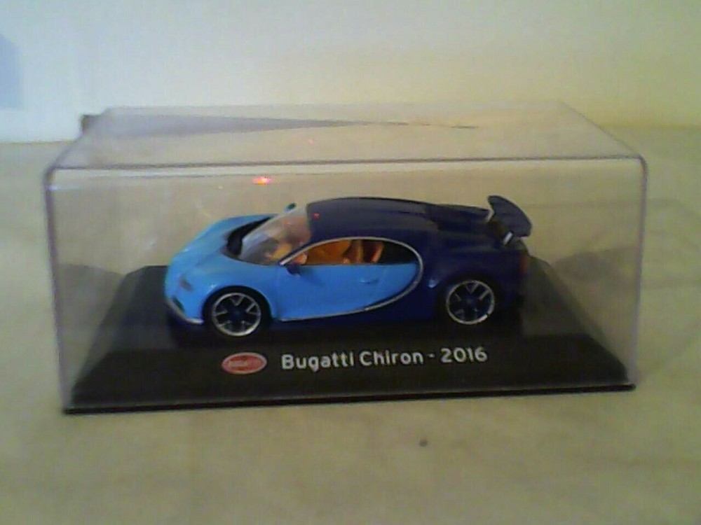 2016 Bugatti Chiron 1:43 diecast model in light and dark blue sports car