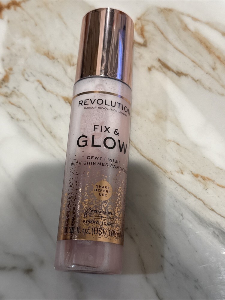 Makeup Revolution Translucent Shimmer Fix & Glow Setting Spray