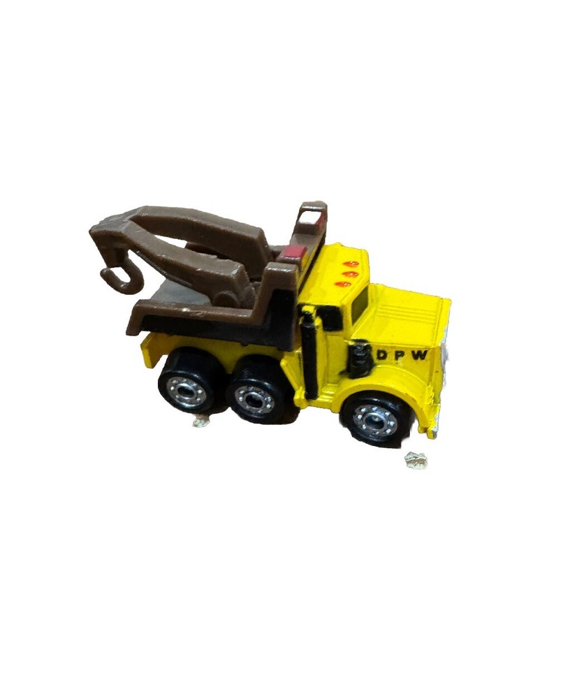 Vintage 1988 Funrise Die-Cast DPW Work Tow Truck Yellow Brown Construction