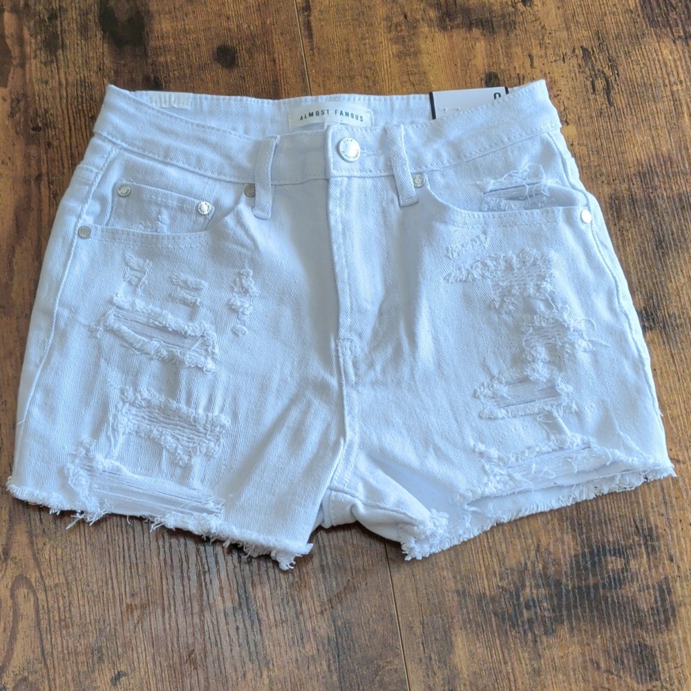 Almost Famous Distressed Mom Short Denim Shorts White Women's Size 0 Casual