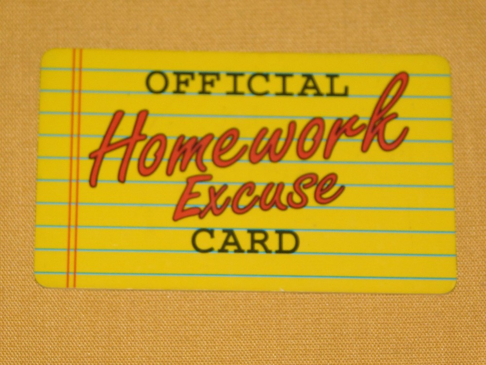 VINTAGE  NOVELTY GAG GIFT COOL STUFF OFFICIAL HOMEWORK EXCUSE CARD