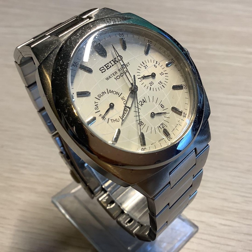 Seiko Silver Stainless Steel Analog Watch for Men and Women