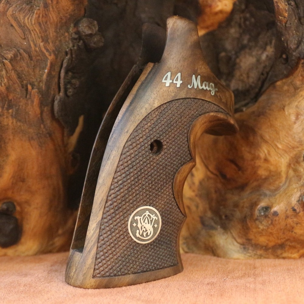 Smith Wesson N Frame Roundbutt 44 Magnum Handle Walnut Wooden Grips, Siver Logo