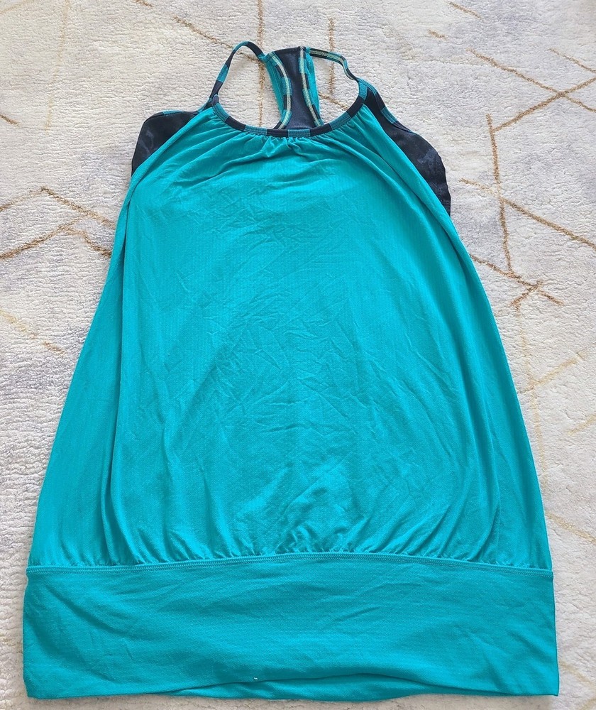 Lululemon No Limits Tank Surge Size 6 yoga Build in Bra