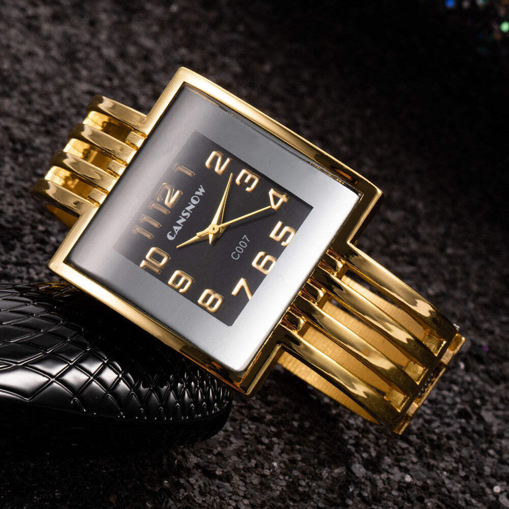 Ladies Elegant Quartz Watch with Stylish Square Dial and Fashionable Bracelet