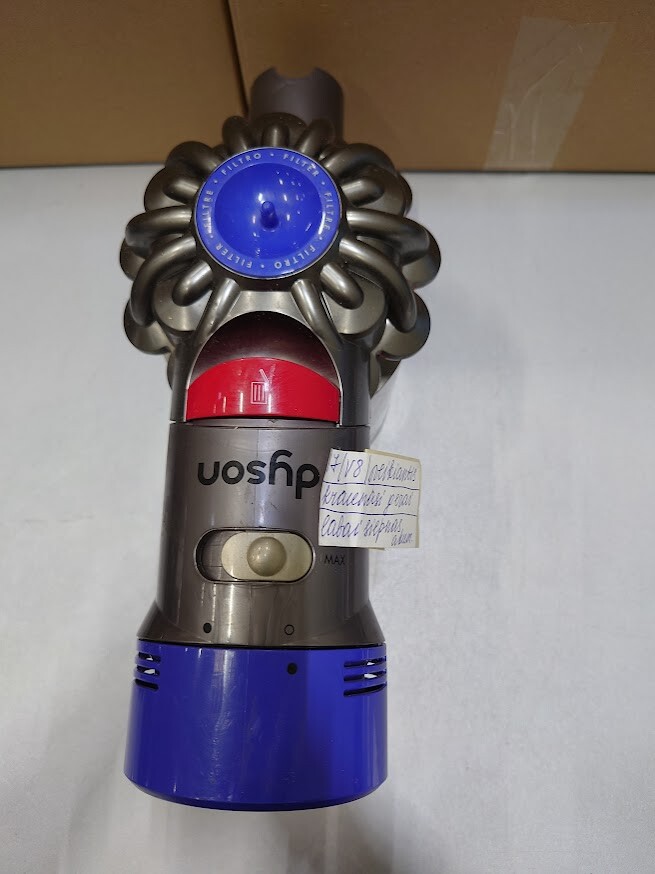 Dyson V7 V8 Cordless Vacuum Used with Weak Battery and Wear