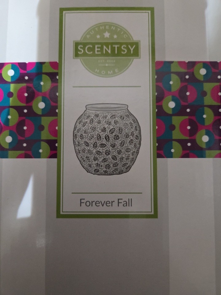 Scentsy Wax Warmer- Forever Fall-New In Box-with mystery wax bar
