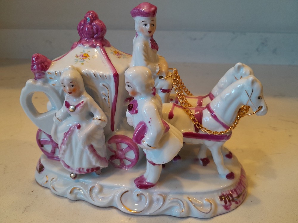 Vintage Pink & White Porcelain Cinderella Couple & Horse Carriage Diorama Mint