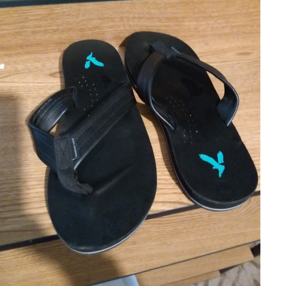 American Eagle Men's Black Flip Flop Sandals with Logo Accent
