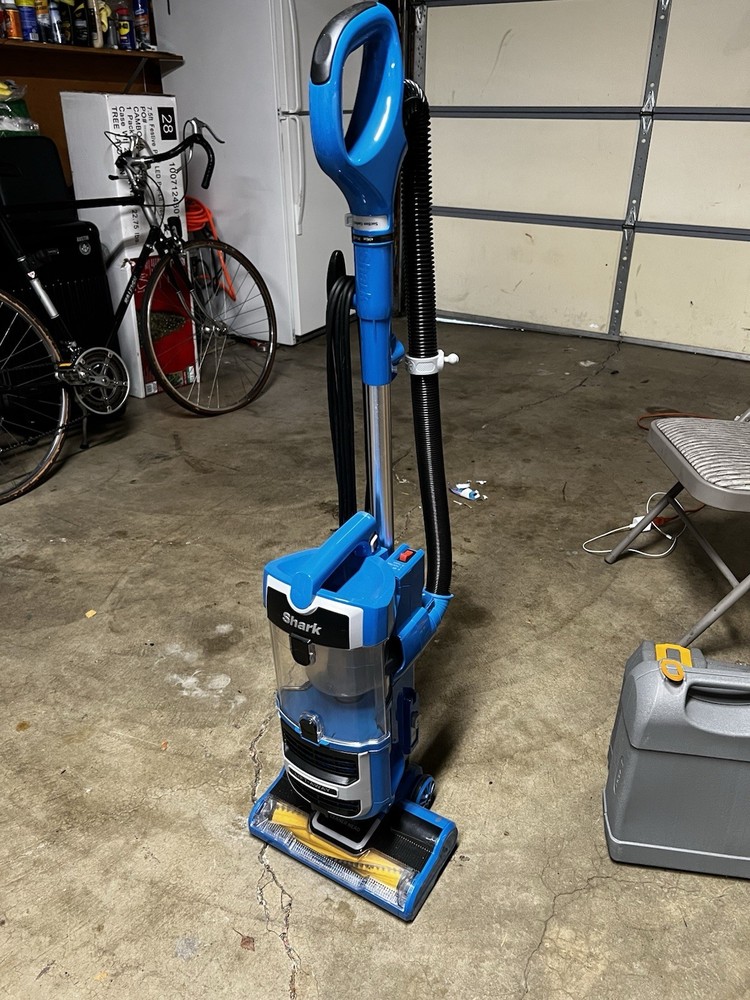 Shark ZU560 Lift-Away Self-Cleaning Upright Vacuum Cleaner