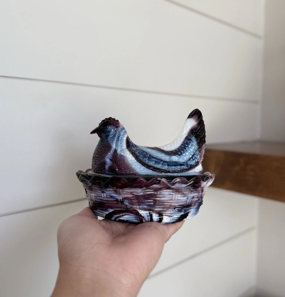 VTG LG WRIGHT Purple Slag Hen On Nest! *read*