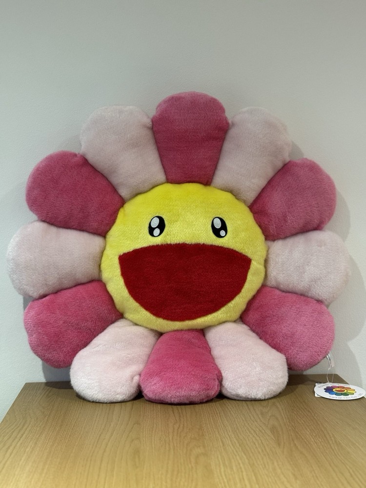 Takashi Murakami Pink Flower Cushion Plush 60cm Complexcon Kaikai Kiki BNWT