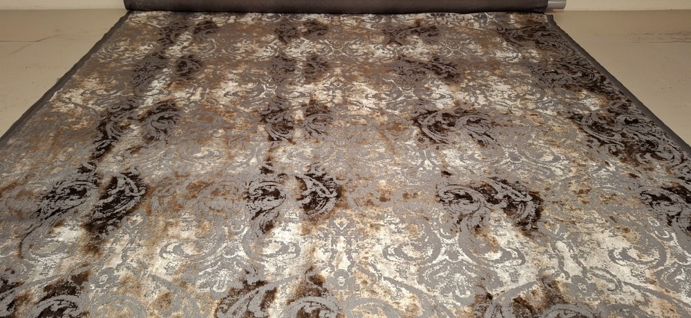 SUPERB METALLIC SHEEN VELVET DEMASK UPHOLSTERY FABRIC 3.5 METRE ROLL END.