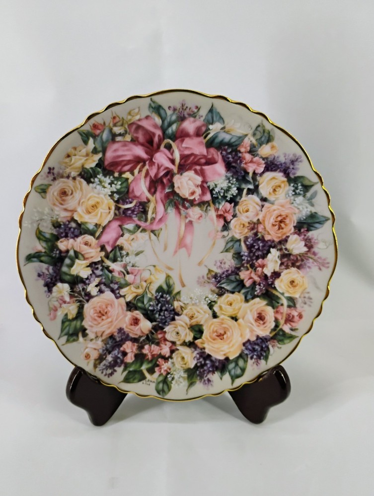 Lena Liu Floral Elegance Porcelain Plate CIRCLE OF ELEGANCE Design