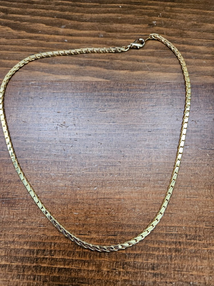 Beautiful Necklace Choker Gold Tone 16