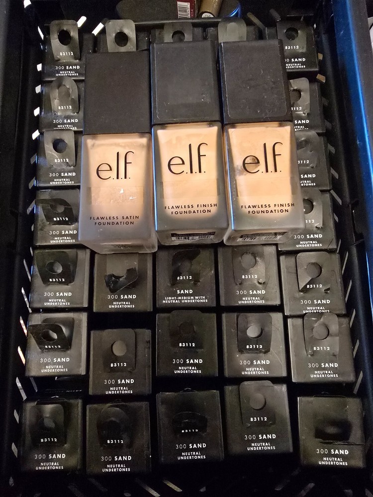 e.l.f Flawless Finish Satin Foundation Oil- Sand 300 83112 x2