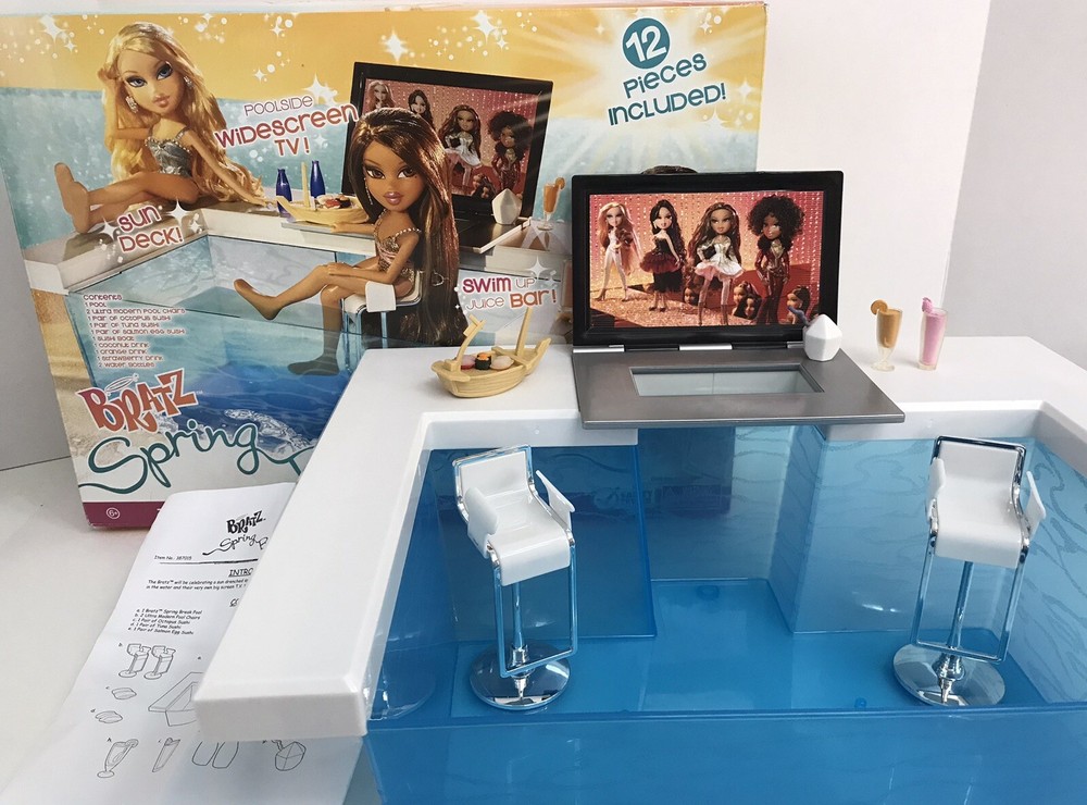 Bratz Spring Break Pool w/ Furniture and Accessories NEAR Complete RARE *Read*