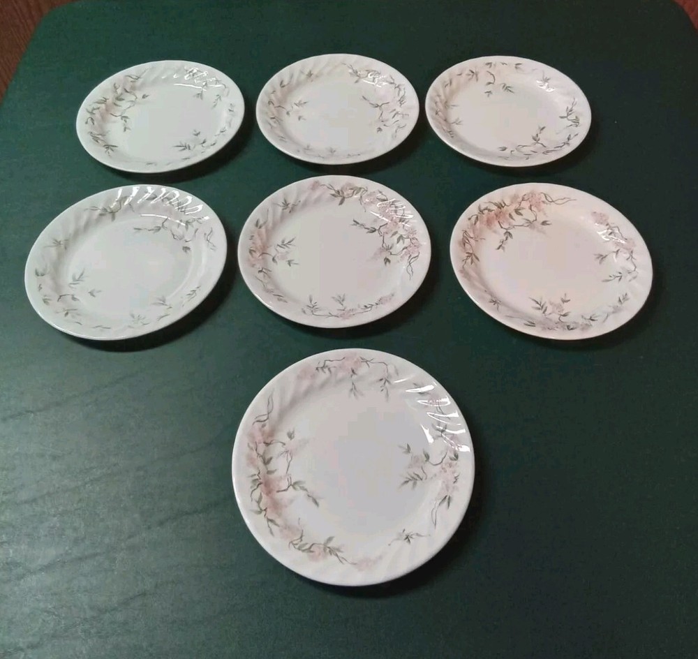Vintage Corelle Wisteria 7-1/4