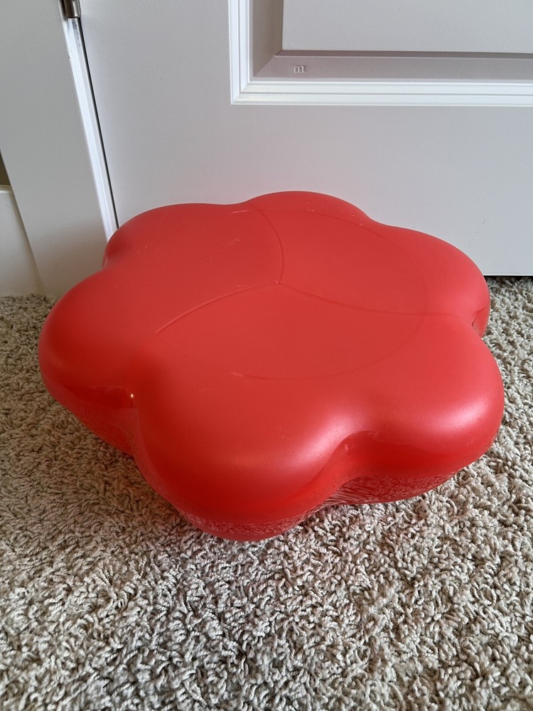 Tupperware XL Flower Shape Chip Salad Snack Bowl 4624A-2 Red